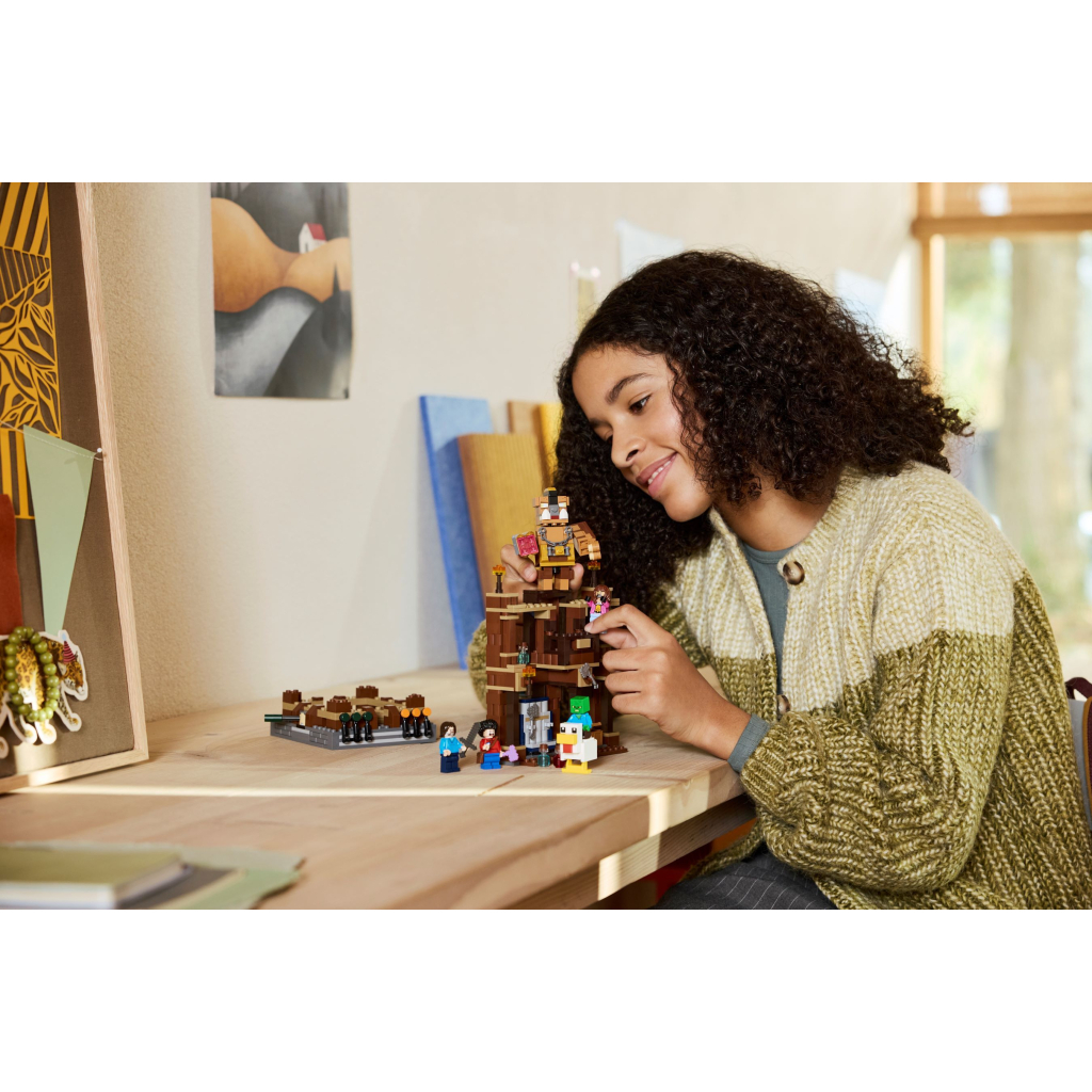 Конструктор LEGO Minecraft Бійцівський ринг у лісовому маєтку (21272) - зображення 10