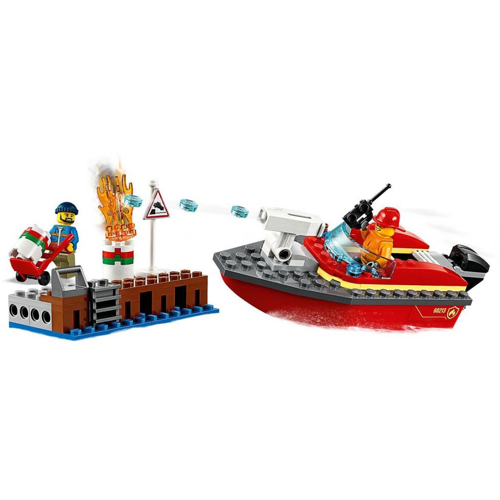 Конструктор LEGO City Пожежа на причалі 97 деталей (60213) - зображення 3