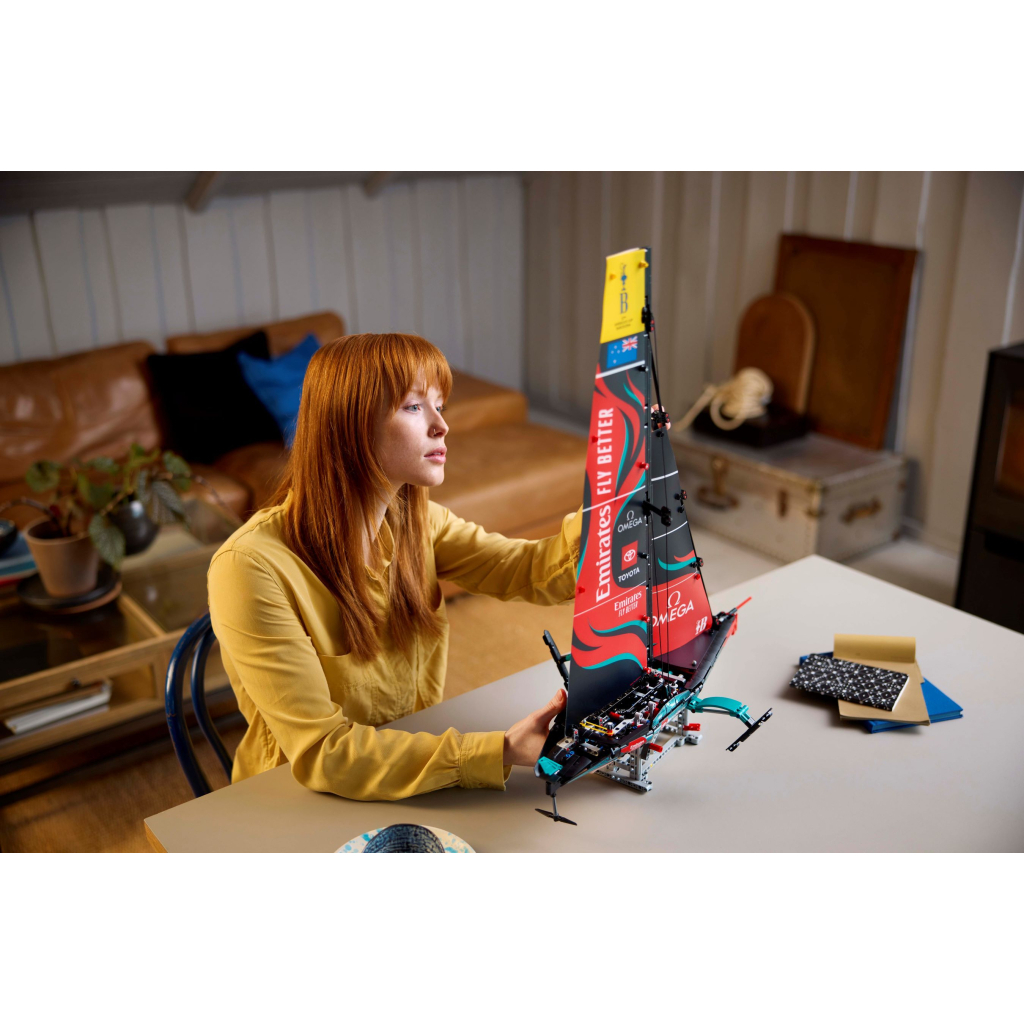 Конструктор LEGO Technic Яхта Emirates Team New Zealand AC75 (42174) - зображення 10