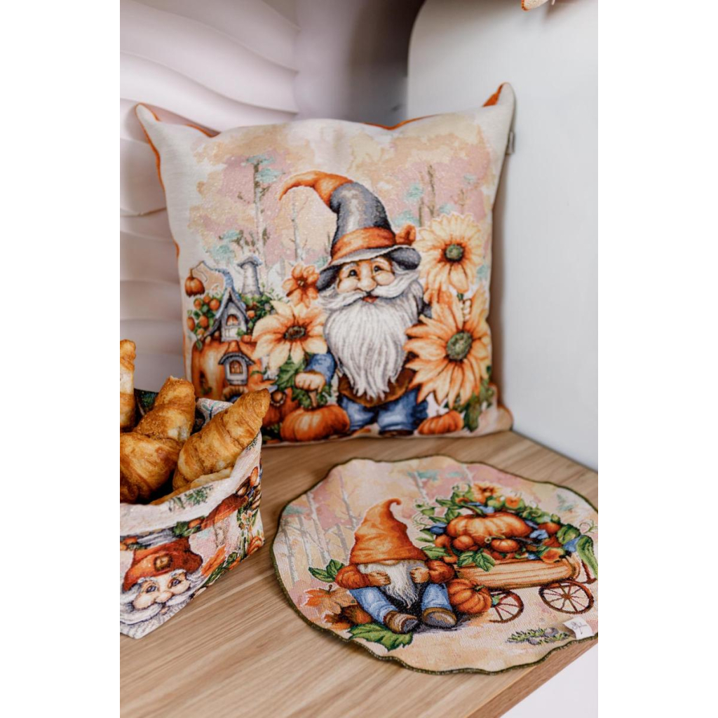 Подушка Прованс гобеленова Гарбузові гноми з гарбузовим будиночком 45х45 см (036208) - изображение 2