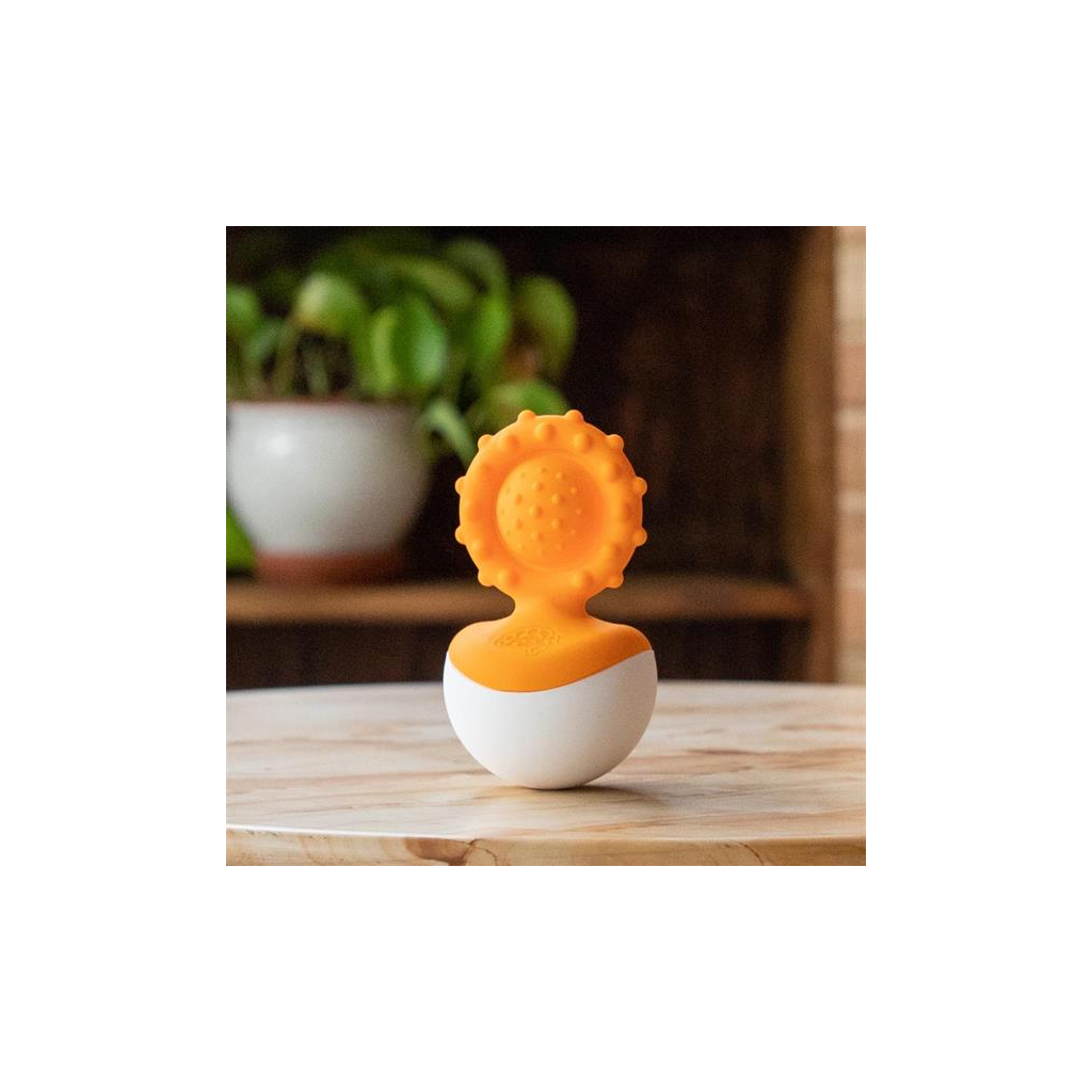 Брязкальце Fat Brain Toys прорізувач-неваляшка dimpl wobl помаранчевий (F2172ML) - изображение 3