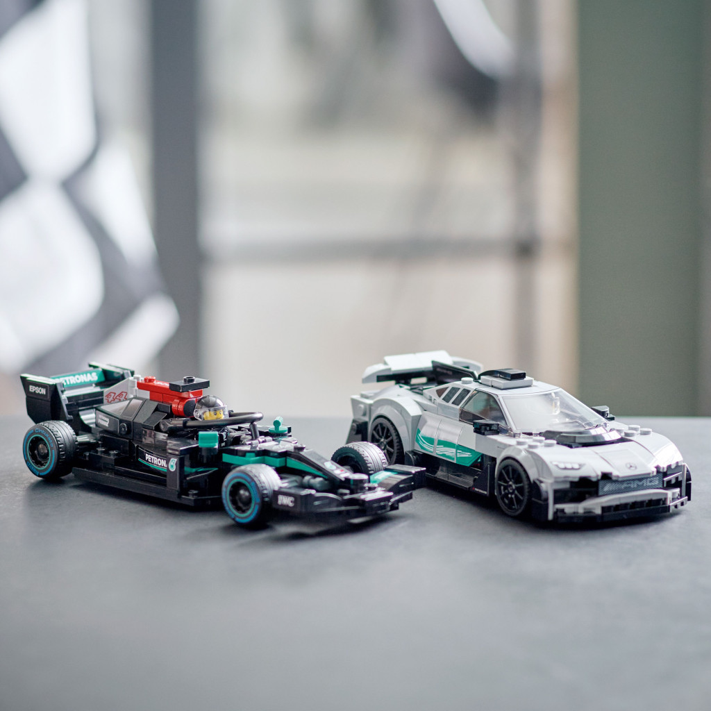 Конструктор LEGO Speed Champions Mercedes-AMG F1 W12 E Performance та Mercedes-AMG Project One 564 деталі (76909) - зображення 5