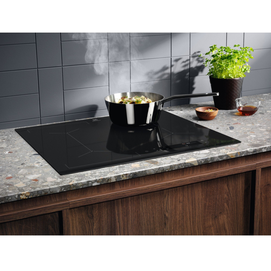 Варочна поверхня Electrolux EIS6648 - зображення 3