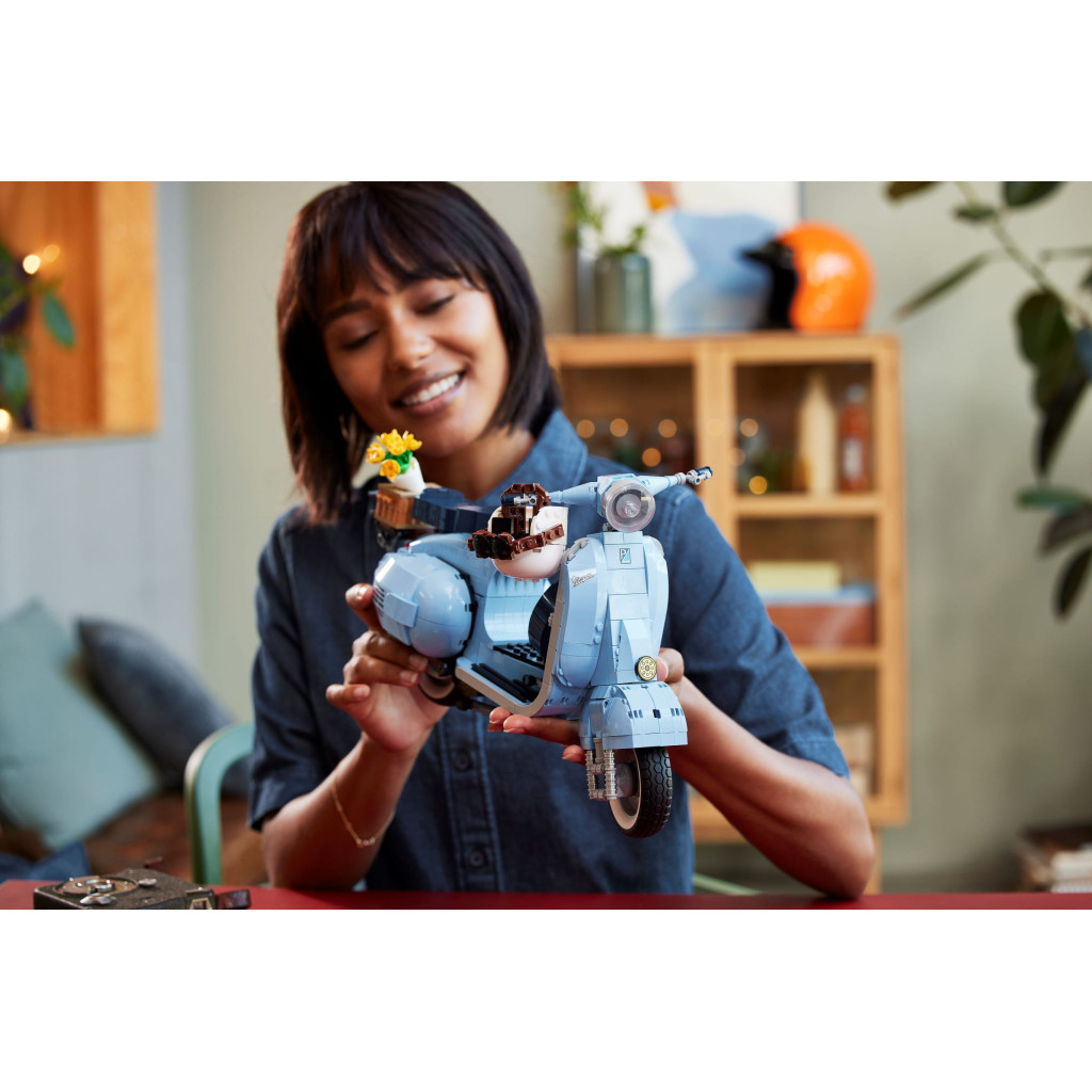 Конструктор LEGO Creator Expert Vespa 1106 деталей (10298) - зображення 4