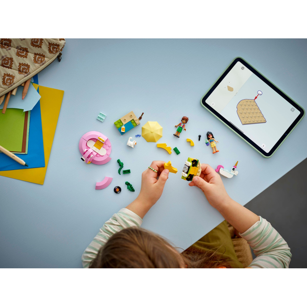 Конструктор LEGO Friends Вечірка єдинорога та фламінго біля басейну (42658) - зображення 7