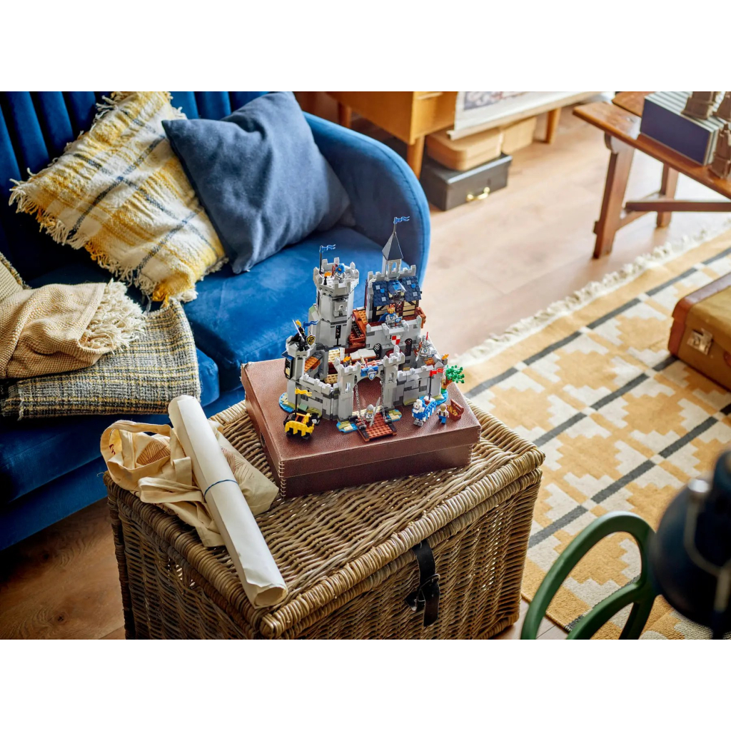 Конструктор LEGO Creator Середньовічний замок із лицарем на коні (31168) - зображення 12
