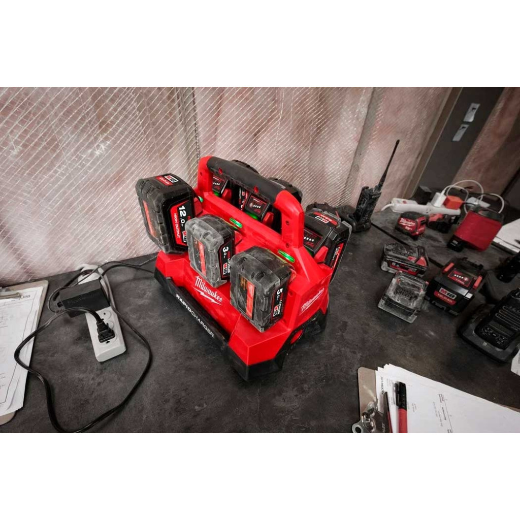 Зарядний пристрій для акумуляторів інструменту Milwaukee M18 PC6 EU (4932480162) - зображення 7