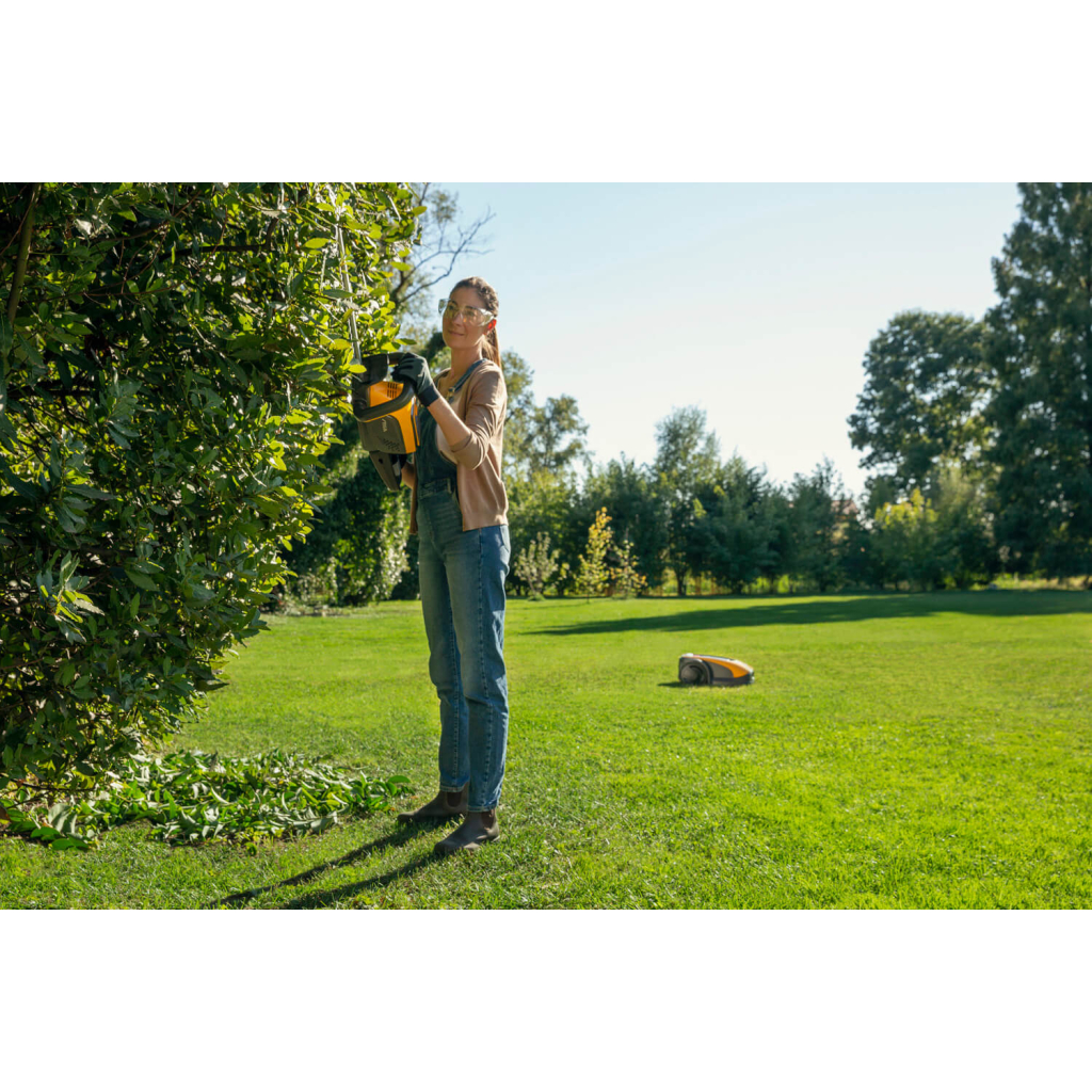 Кущоріз Stiga 48V, 58 см, діам гілок 18 мм (без АКБ та ЗП)¶0.5 кВт, 50 см, діаметр гілок 16 мм, вага 3.1 кг¶0. (HT500e) - зображення 7