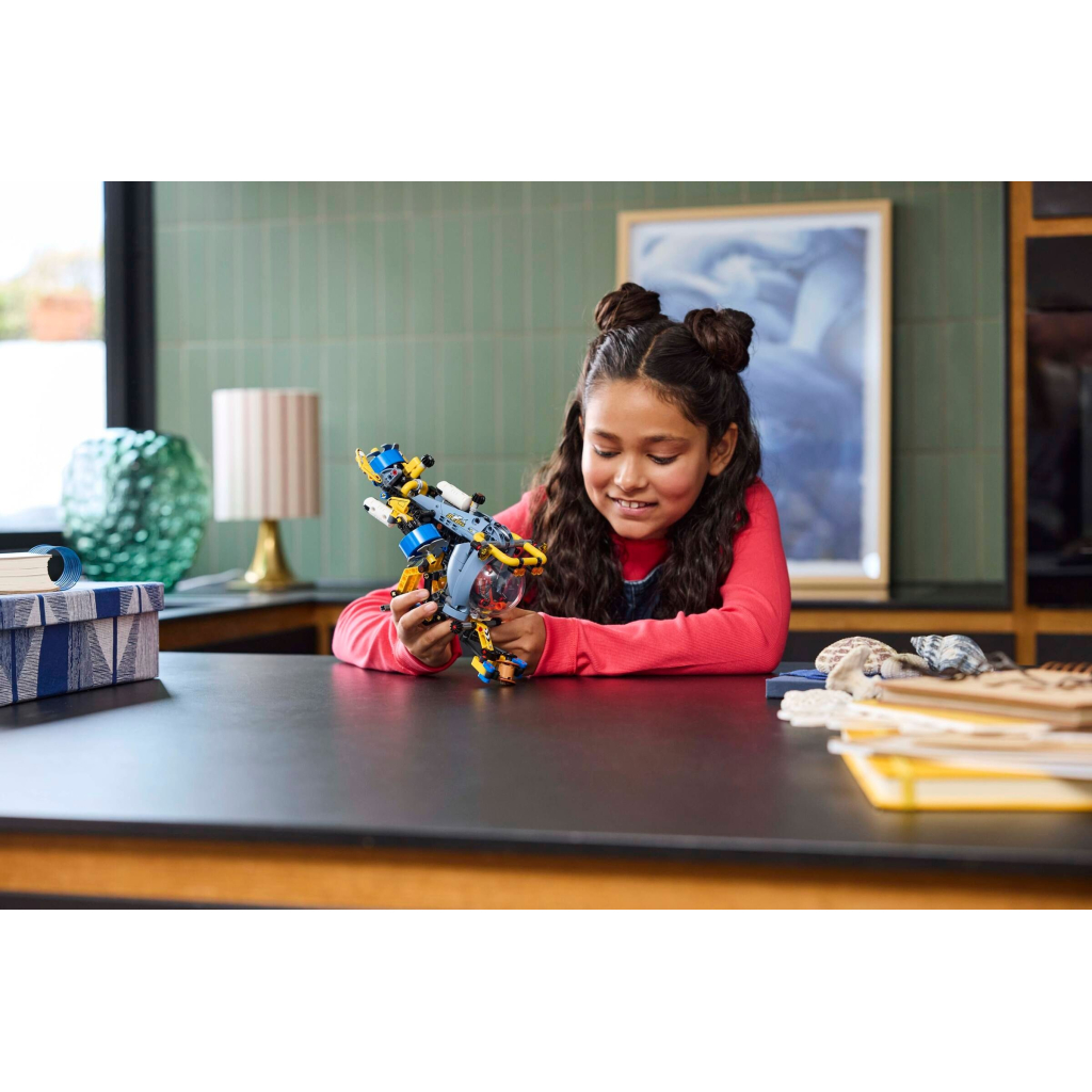 Конструктор LEGO Technic Глибоководний дослідницький підводний човен (42201) - зображення 10