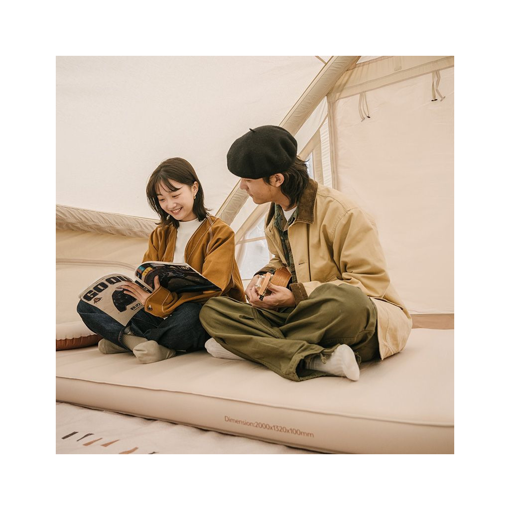 Туристичний килимок Naturehike Самонадувний 10 см подвійний з помпою NH20FCD08 бежевий (6976023925115) - зображення 3