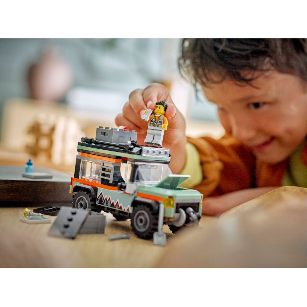 Конструктор LEGO City Позашляхова гірська вантажівка 4x4 (60447) - зображення 10