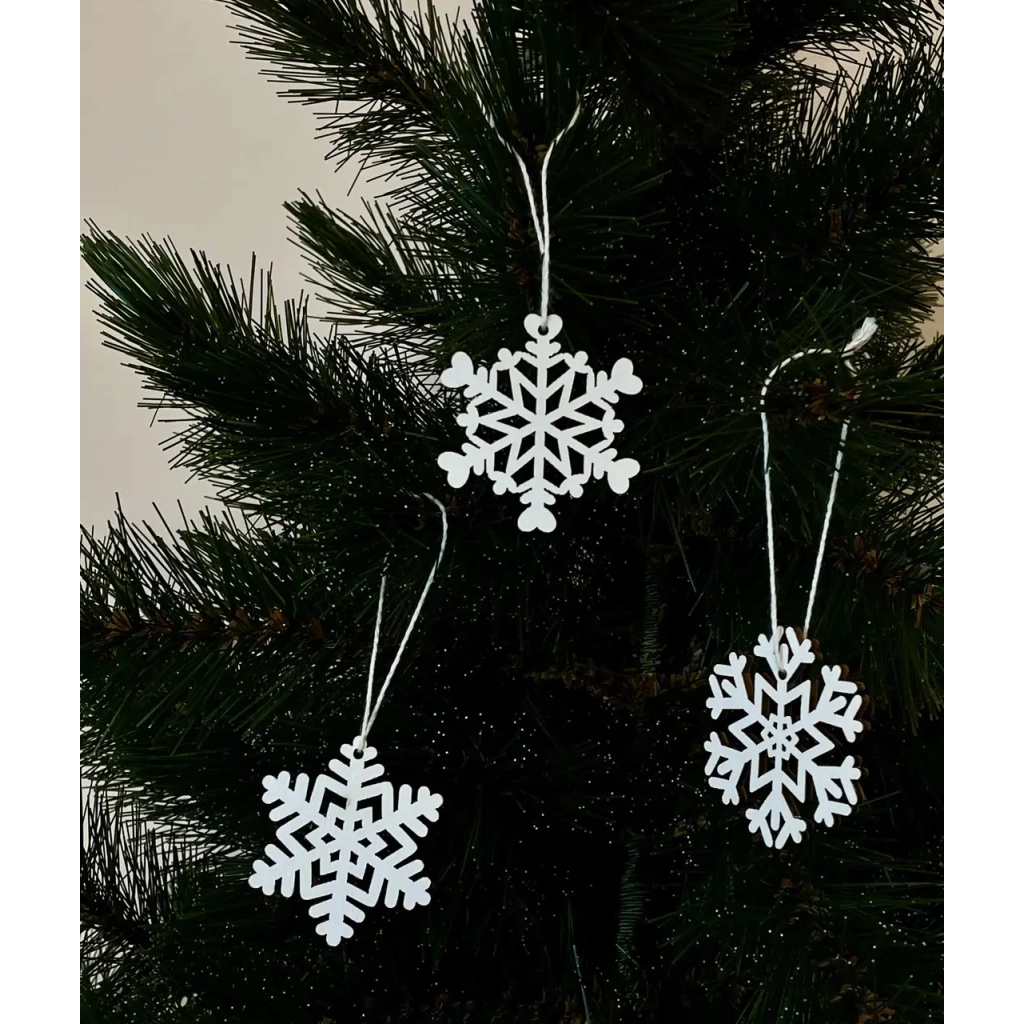 Ялинкова іграшка Chomik Сніжинки, 18 шт, 4,5 см, дерево білі (5900779878983) - зображення 3