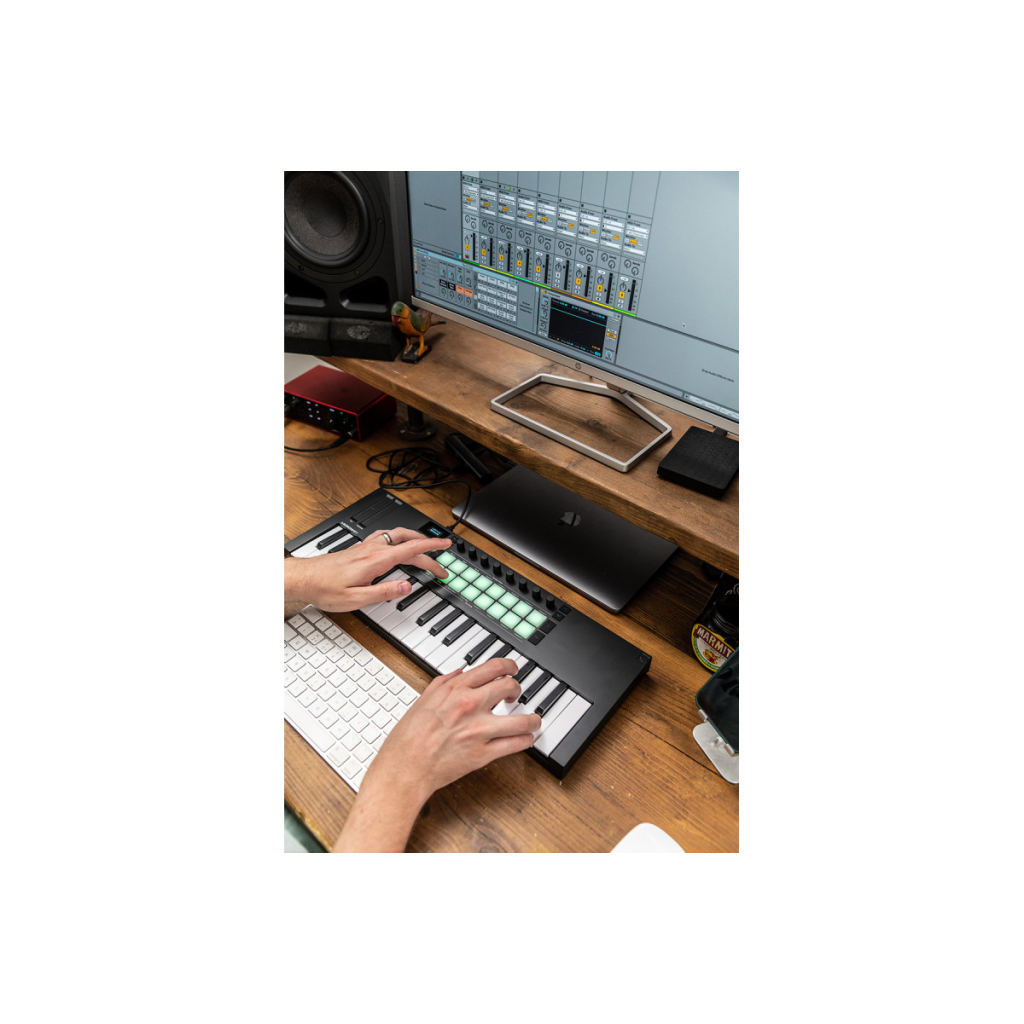 MIDI-клавіатура Novation Launchkey Mini 37 MK4 (236477) - изображение 12