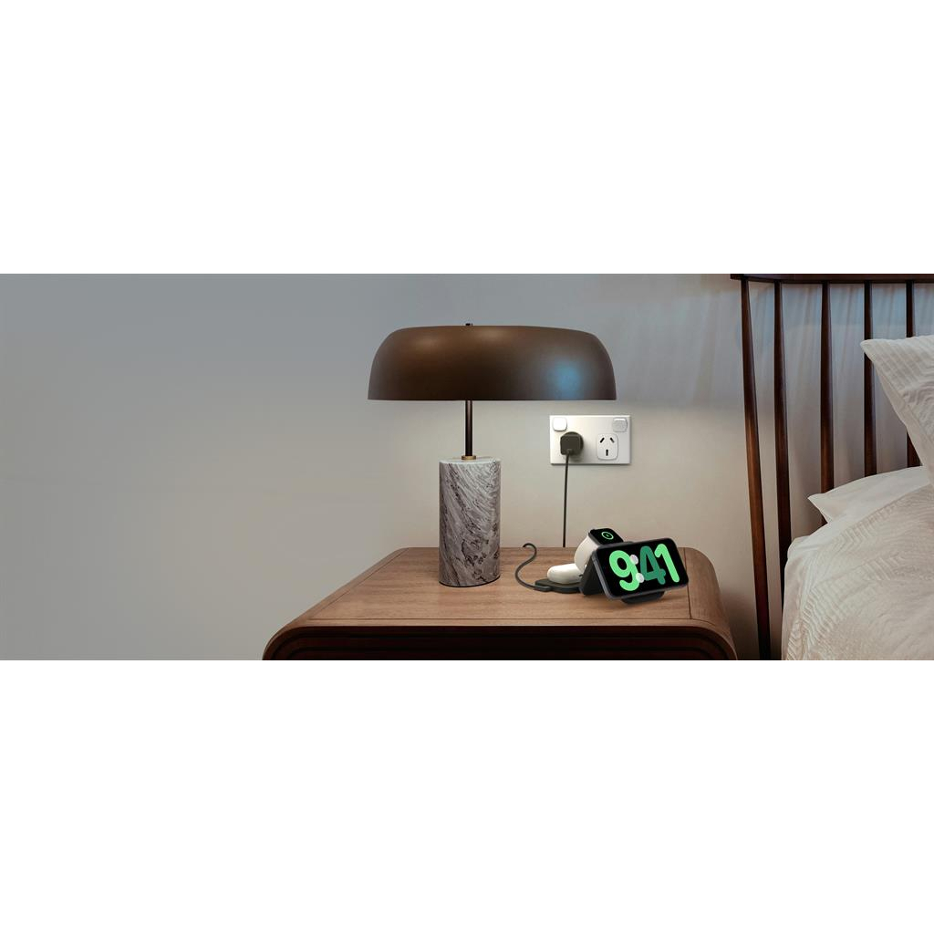 Зарядний пристрій Belkin 3in1 Travel Pad Wireless Qi2 15W Black (WIZ024VFBK) - зображення 2