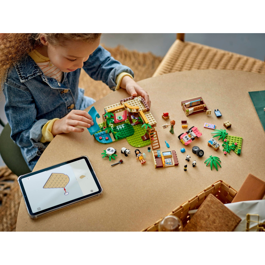 Конструктор LEGO Friends Догляд за тваринами в заповіднику панд (42648) - зображення 11