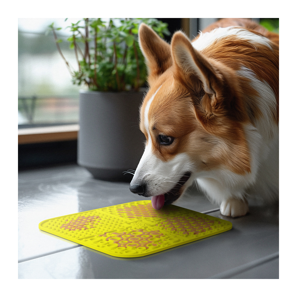 Універсальний посуд для тварин WAUDOG Silicone Килимок для злизування 19х19х1 см жовтий (23528) - изображение 6