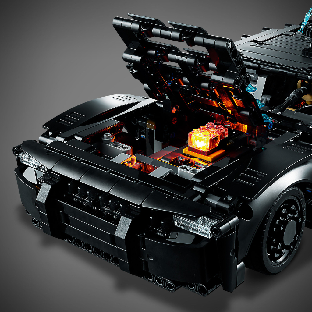 Конструктор LEGO Technic Бетмен: Бетмобіль 1360 деталей (42127) - зображення 7