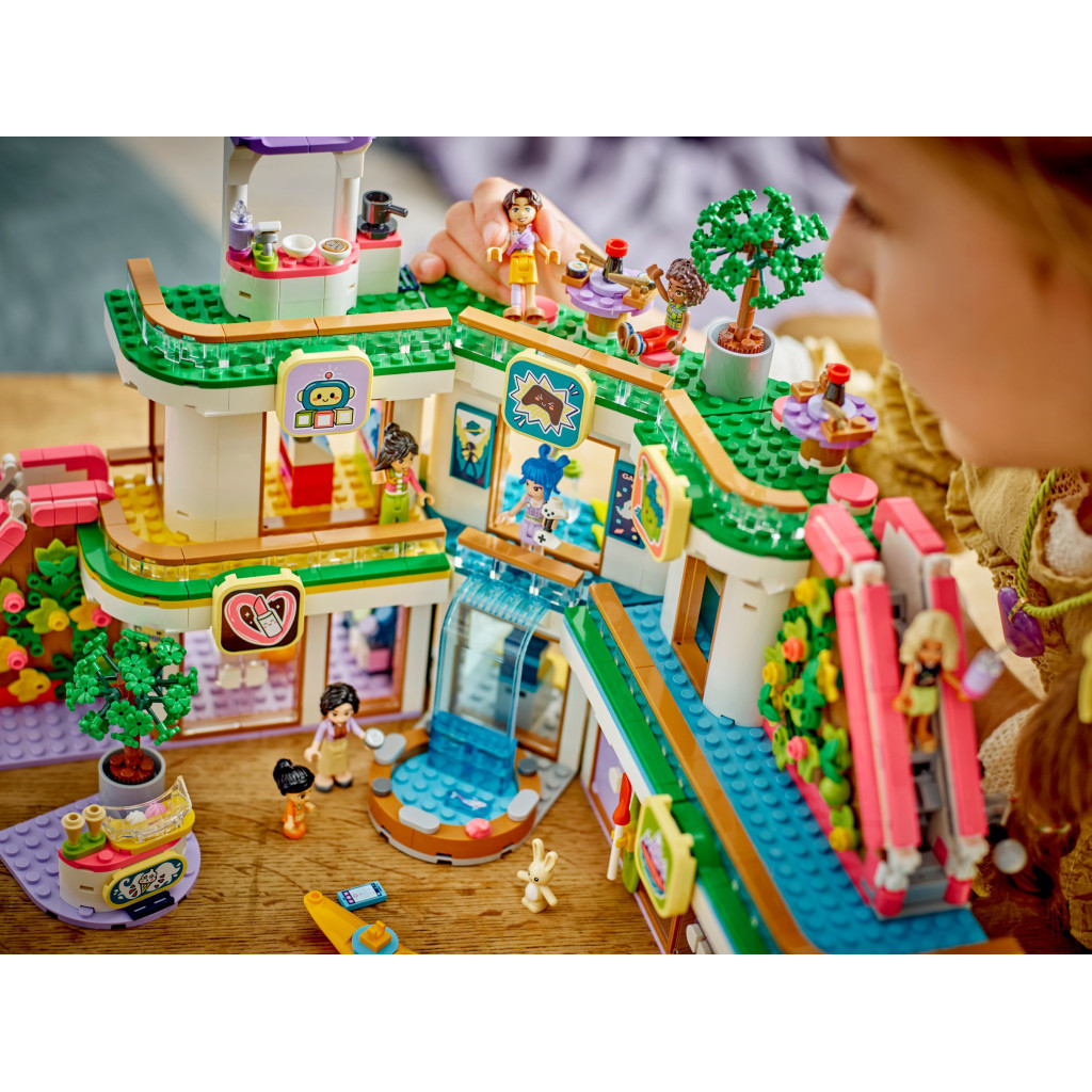 Конструктор LEGO Friends Торговельний центр у Хартлейк-Сіті 1237 деталей (42604) - зображення 12
