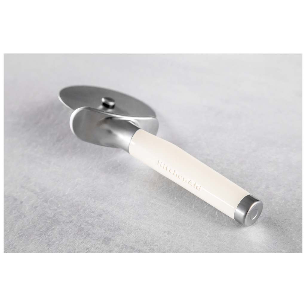 Ніж для піци KitchenAid Coreline, 22,7 см, кремовий (KAG113OHACE) - зображення 5