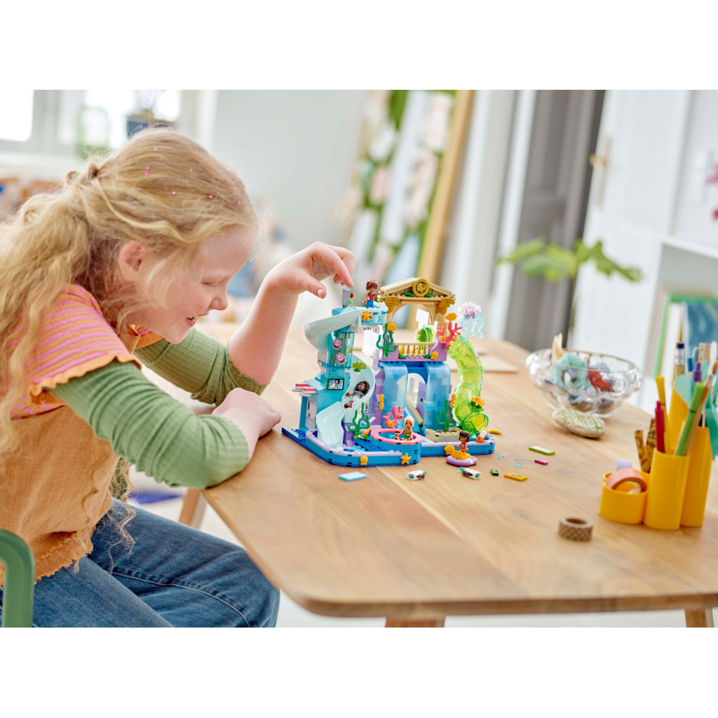 Конструктор LEGO Friends Аквапарк Хартлейк-Сіті (42630) - зображення 9