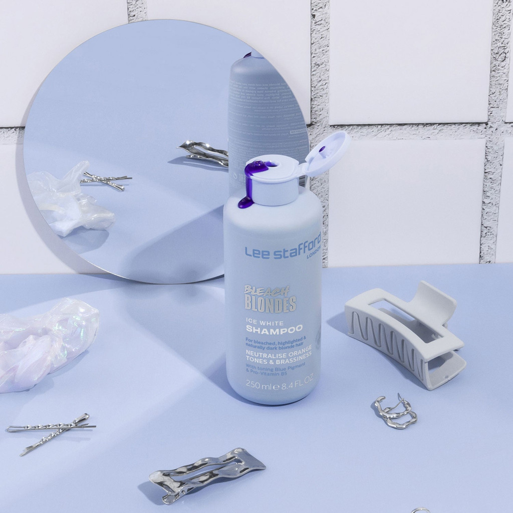 Шампунь Lee Stafford Bleach Blondes Ice White Toning Shampoo 250 мл (5060282705579) - зображення 3