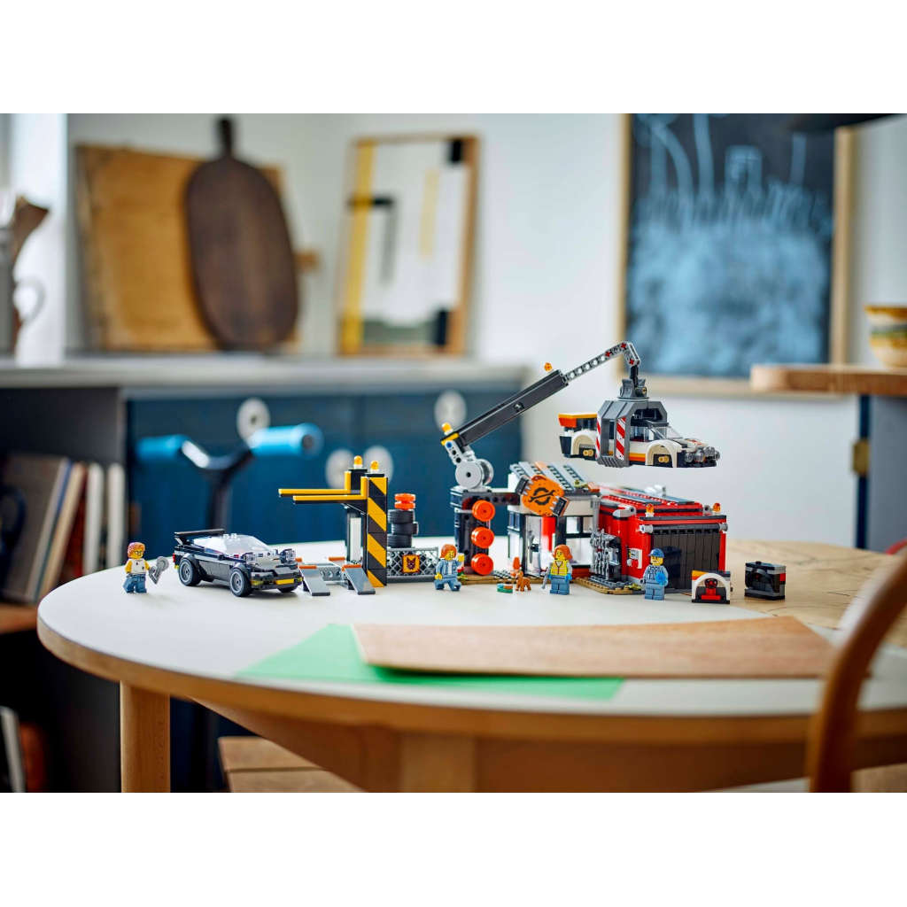 Конструктор LEGO City Звалище з автомобілями (60472) - зображення 11