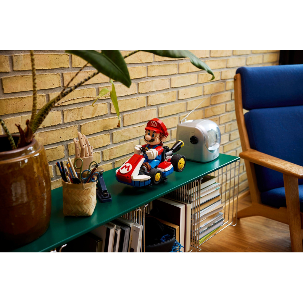 Конструктор LEGO Super Mario Mario Kart: Mario і Standard Kart (72037) - зображення 11
