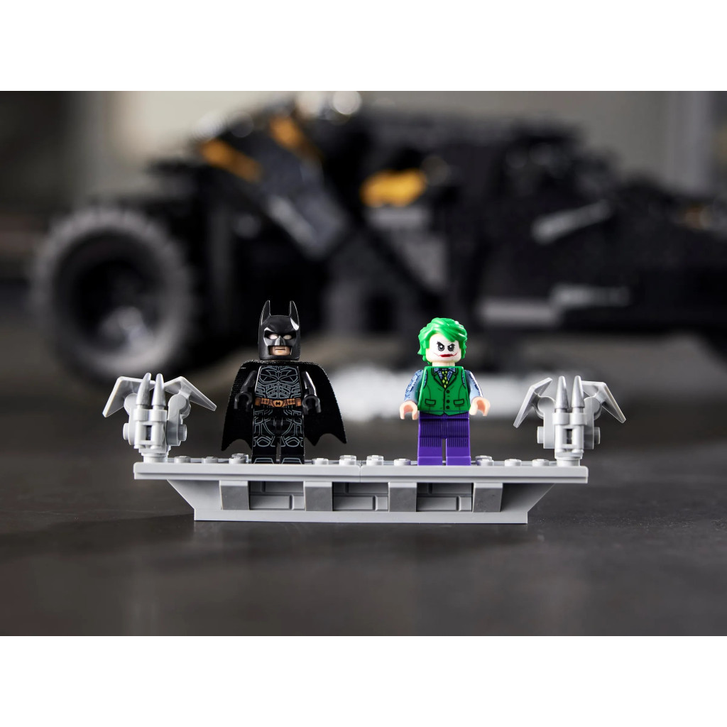 Конструктор LEGO DC Super Heroes Batman 2049 деталей (76240) - зображення 4
