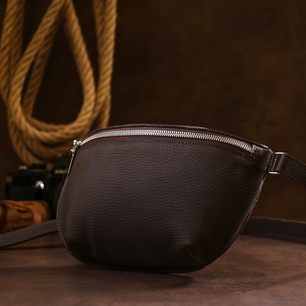 Сумка Shvigel Шкіряна матова бананка Коричнева (16381) - зображення 8