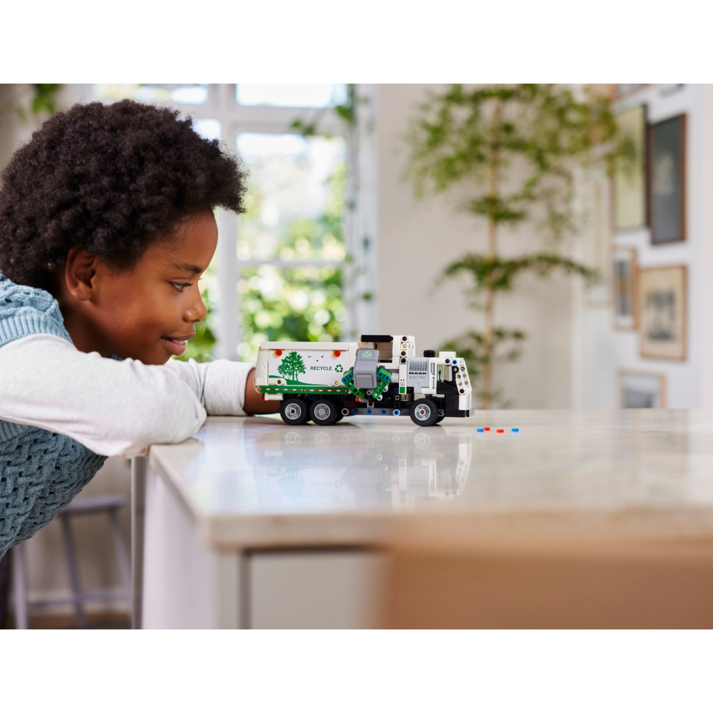 Конструктор LEGO Technic Сміттєвоз Mack LR Electric 503 деталей (42167) - зображення 8