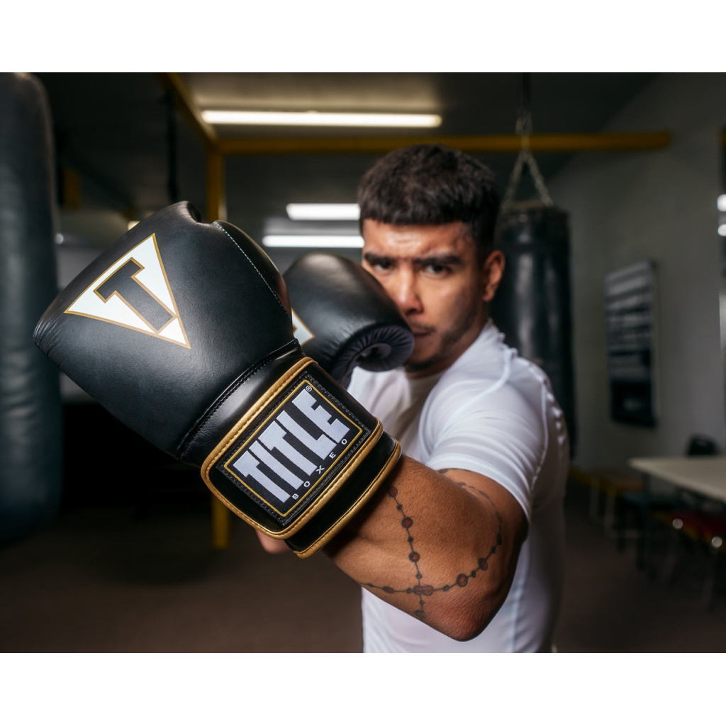 Боксерські рукавички Title Boxeo Mexican Leather Quatro Black/White 12 oz (BATGE4 12 oz BK/WH) - зображення 9