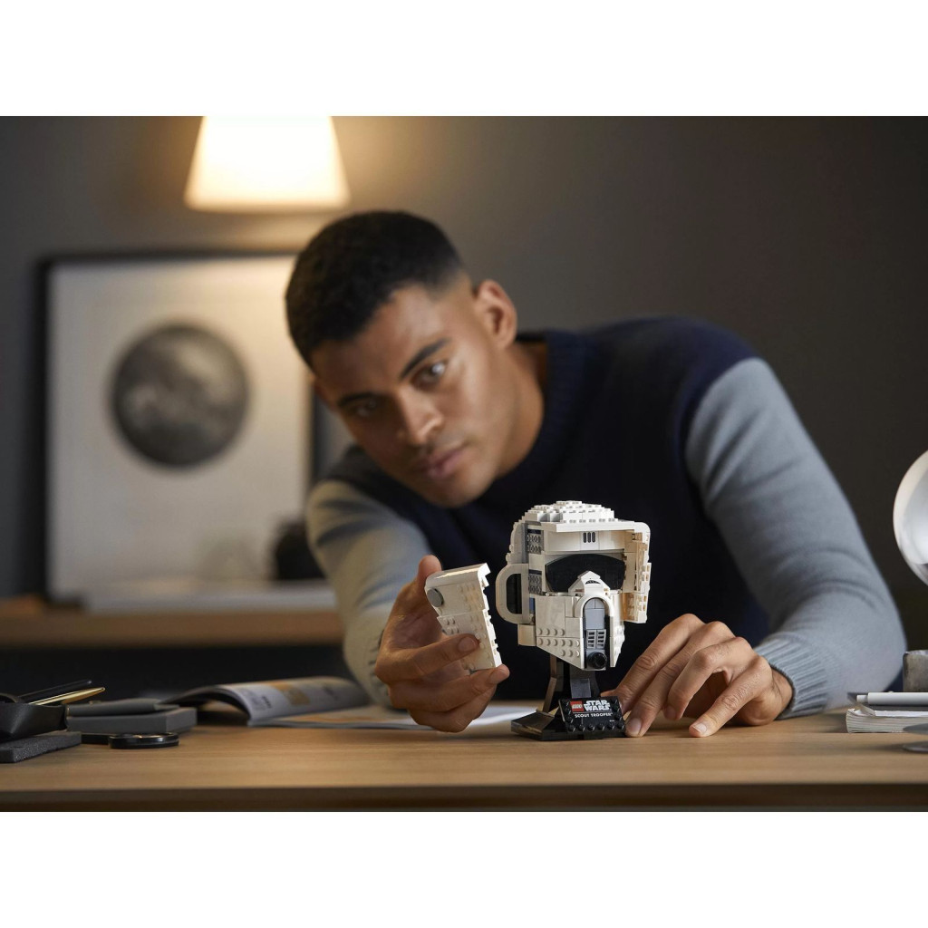 Конструктор LEGO Star Wars Шолом піхотинця-розвідника 471 деталь (75305) - зображення 11