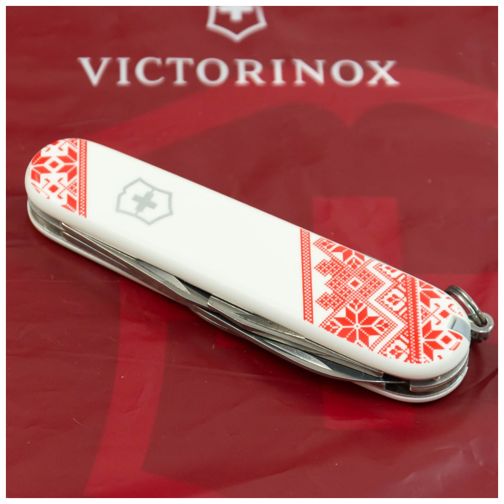 Ніж Victorinox Huntsman Ukraine White "Вишиванка" (1.3713.7_T0051r) - зображення 4