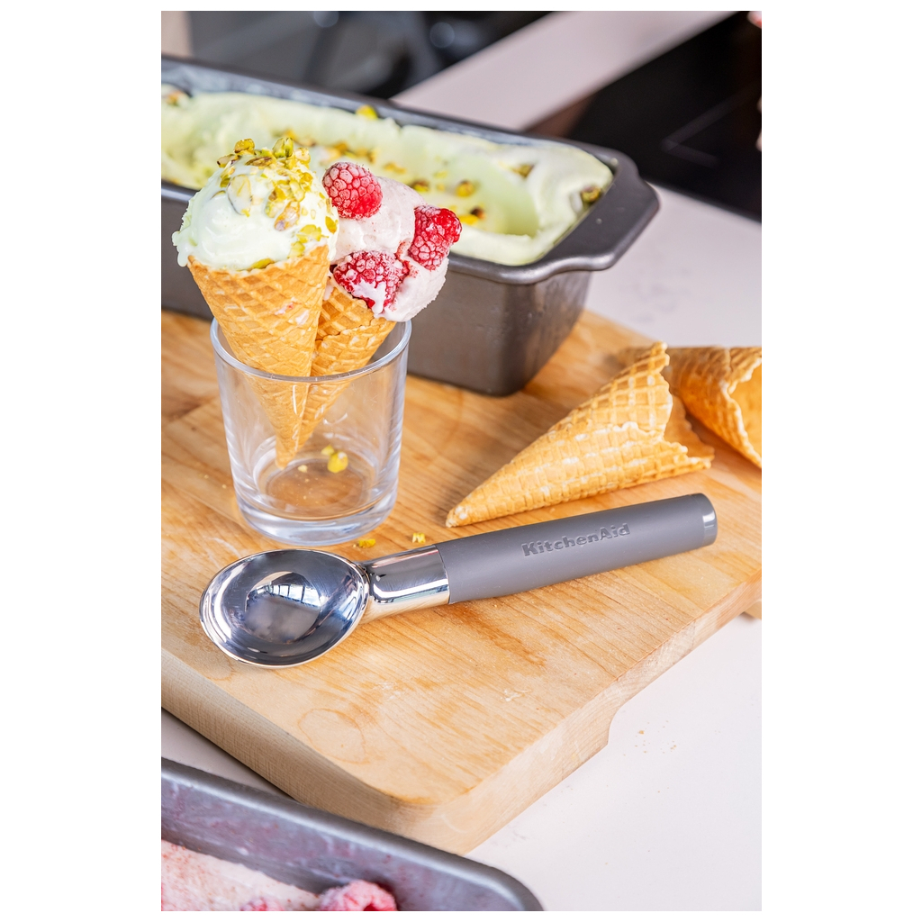 Ложка для морозива KitchenAid Coreline, 21,6 см, сіра (KAS117OHCGG) - зображення 8