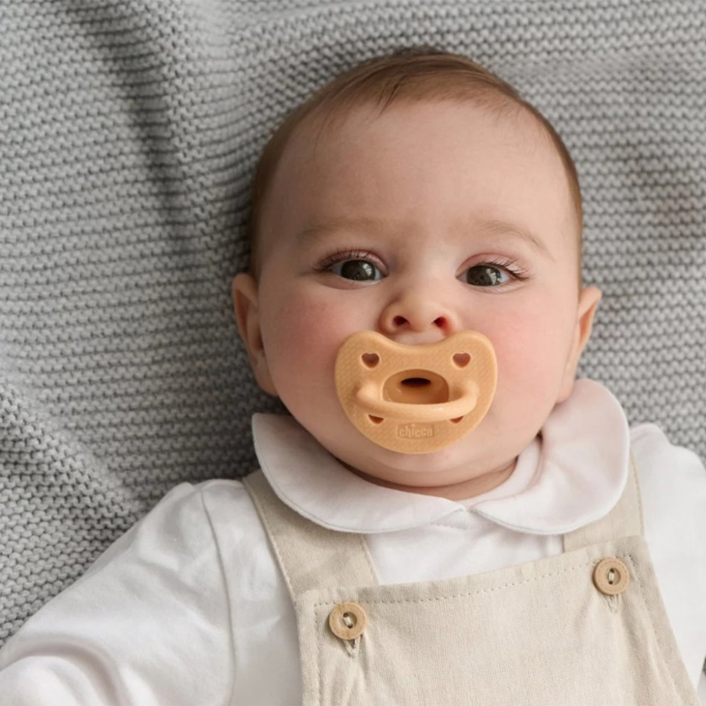 Пустушка Chicco PhysioForma Luxe Сіра 2-6 місяців 1 шт (73011.38.00) - зображення 2