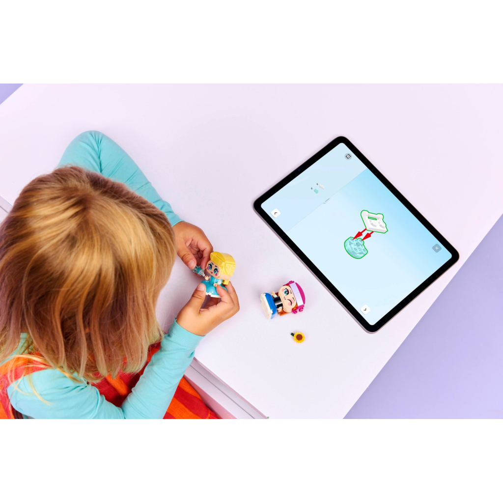 Конструктор LEGO Disney Princess Мініпринцеси Анна та Ельза (43284) - зображення 7