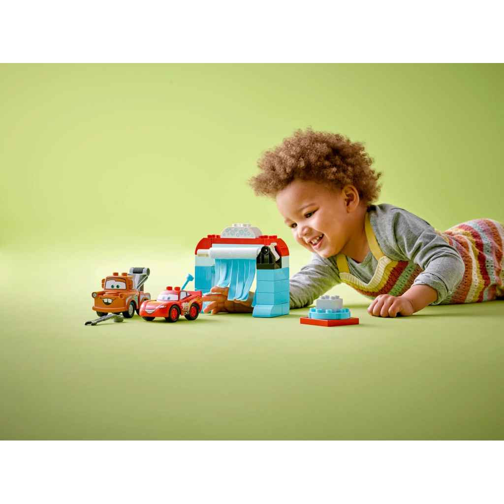 Конструктор LEGO DUPLO Disney Розваги Блискавки МакКвіна й Сирника на автомийці 29 деталей (10996-) - зображення 3