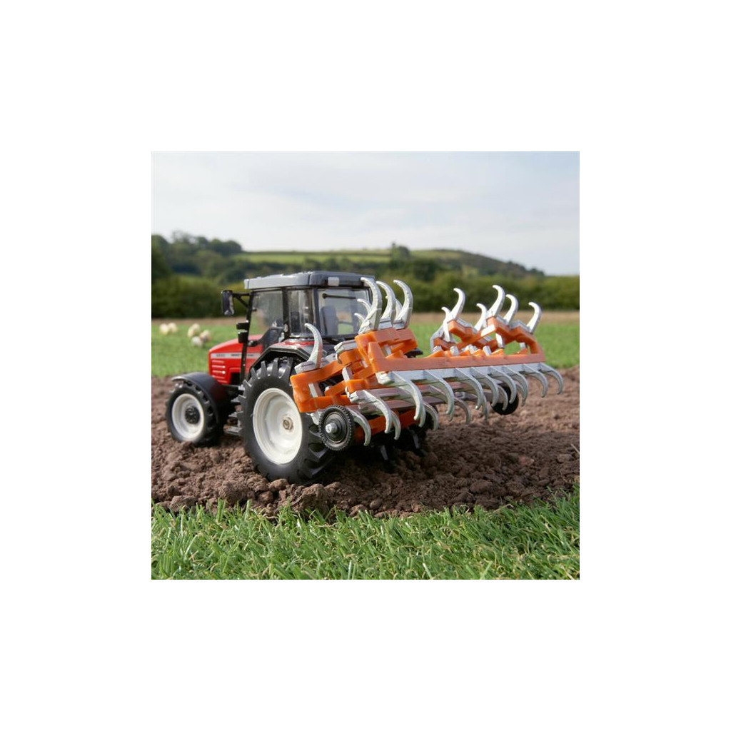 Спецтехніка Britains Трактор Massey Ferguson 6290 з культиватором 1:32 (43335) - зображення 5