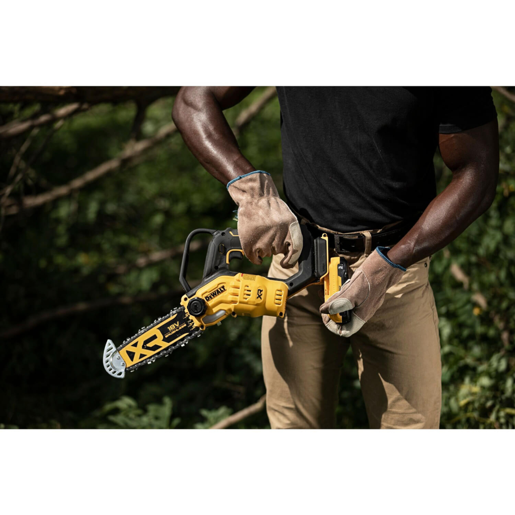 Ланцюгова пила DeWALT міні, 18 XR Li-ion 5Ah, безщіткова, шина 20 см (DCMPS520P1) - изображение 12