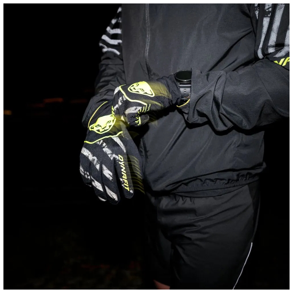 Рукавиці Dynafit Trail Reflective Gloves 72013 0912 - L - чорний/кораловий (016.002.2933) - зображення 3