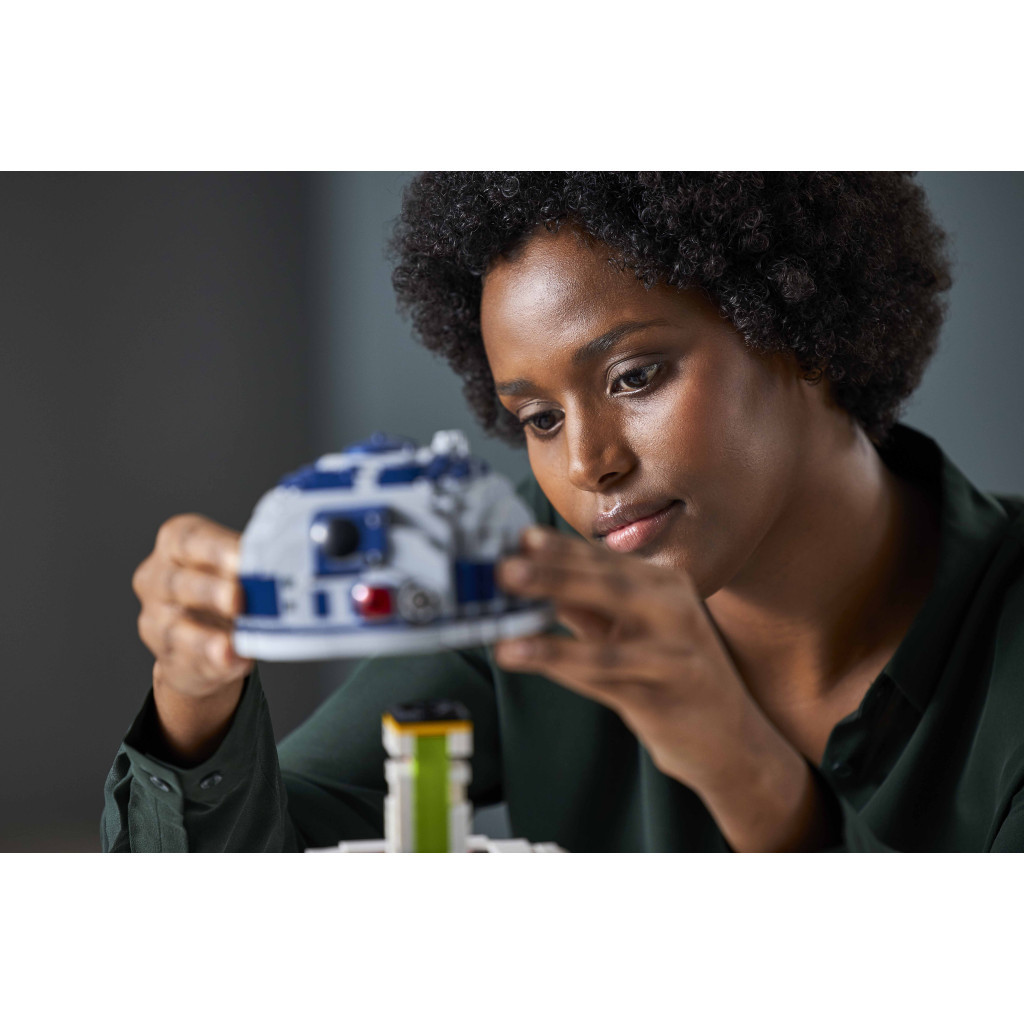 Конструктор LEGO Star Wars R2-D2 2314 деталей (75308) - зображення 4