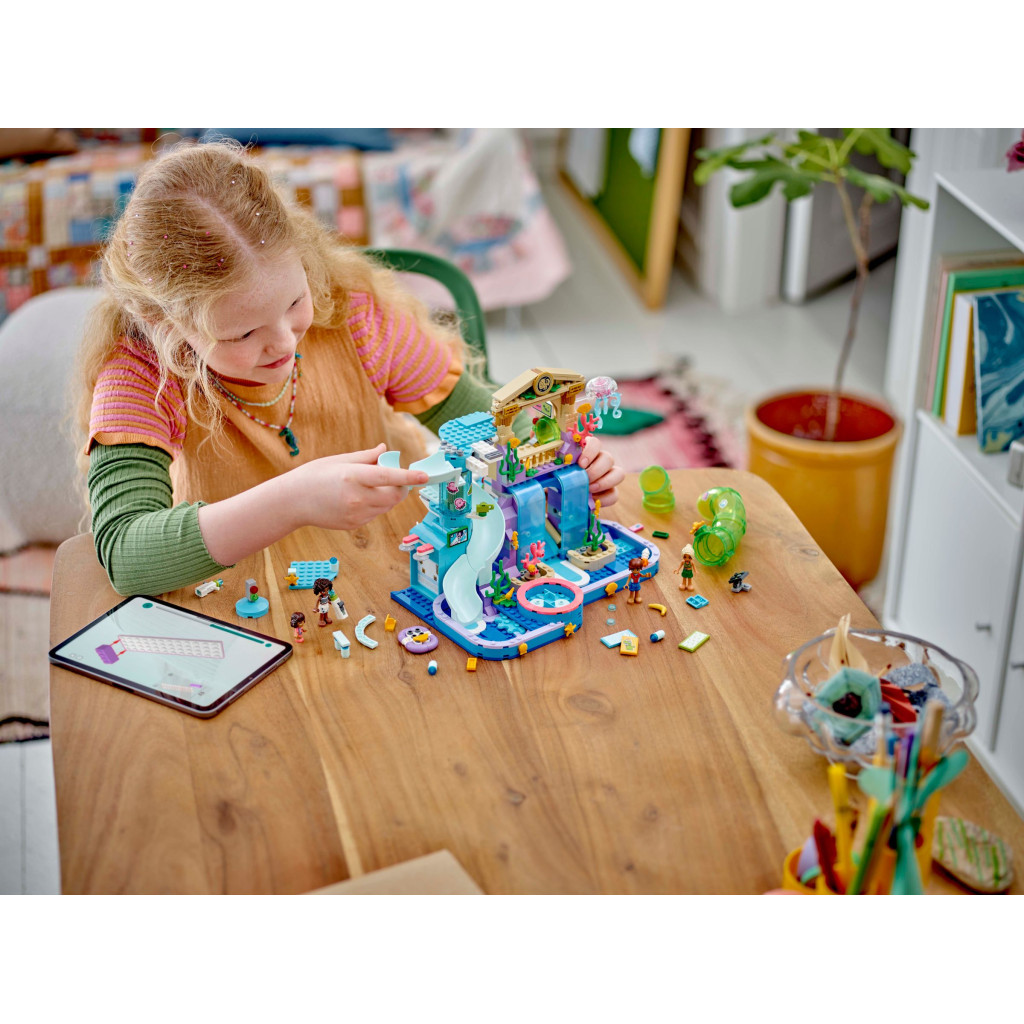 Конструктор LEGO Friends Аквапарк Хартлейк-Сіті (42630) - зображення 11