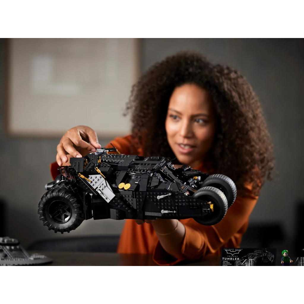 Конструктор LEGO DC Super Heroes Batman 2049 деталей (76240) - зображення 2