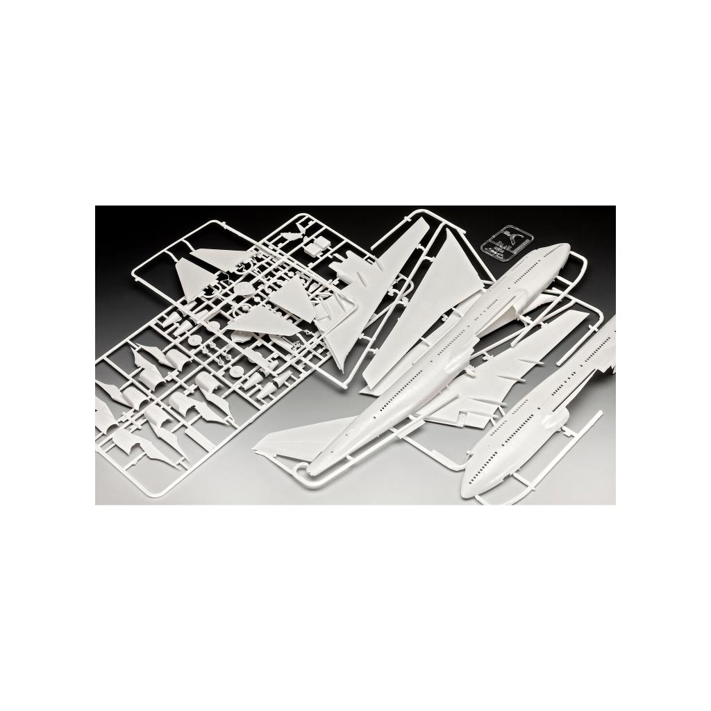 Збірна модель Revell Літак Boeing 747-400 Iron Maiden «Ed Force One», рівень 4, 1:144 (RVL-03780) - изображение 7