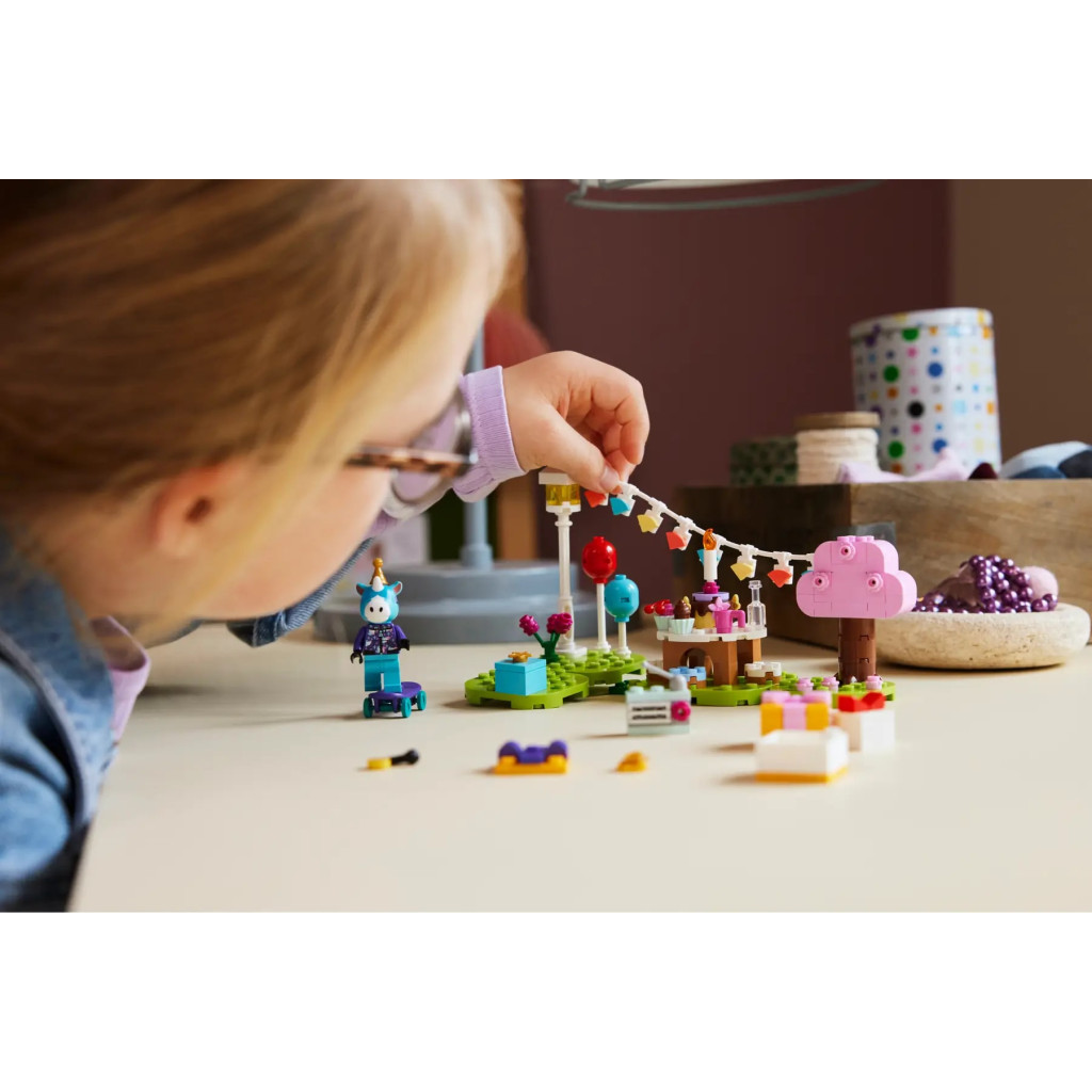 Конструктор LEGO Animal Crossing Вечірка з нагоди дня народження Julian 170 деталей (77046) - изображение 3