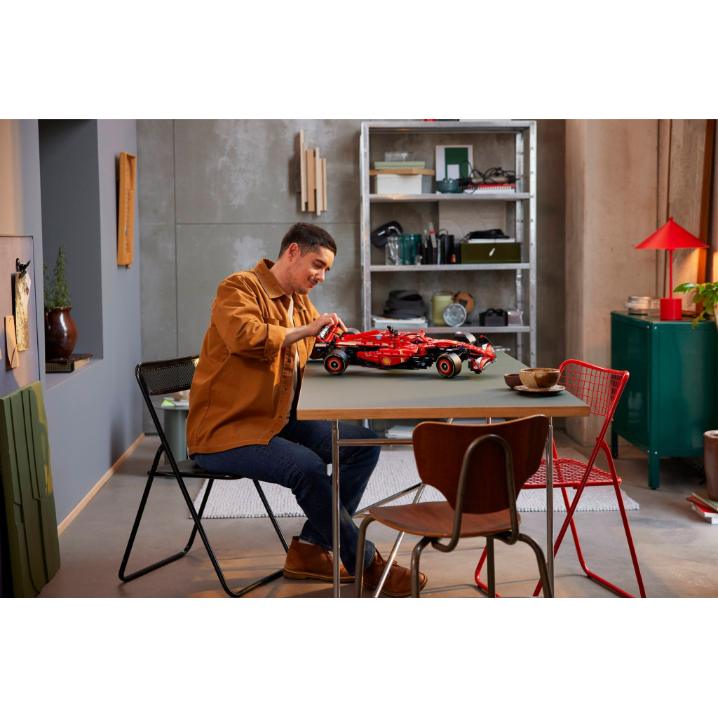 Конструктор LEGO Technic Автомобіль F1 Ferrari SF-24 (42207) - зображення 11