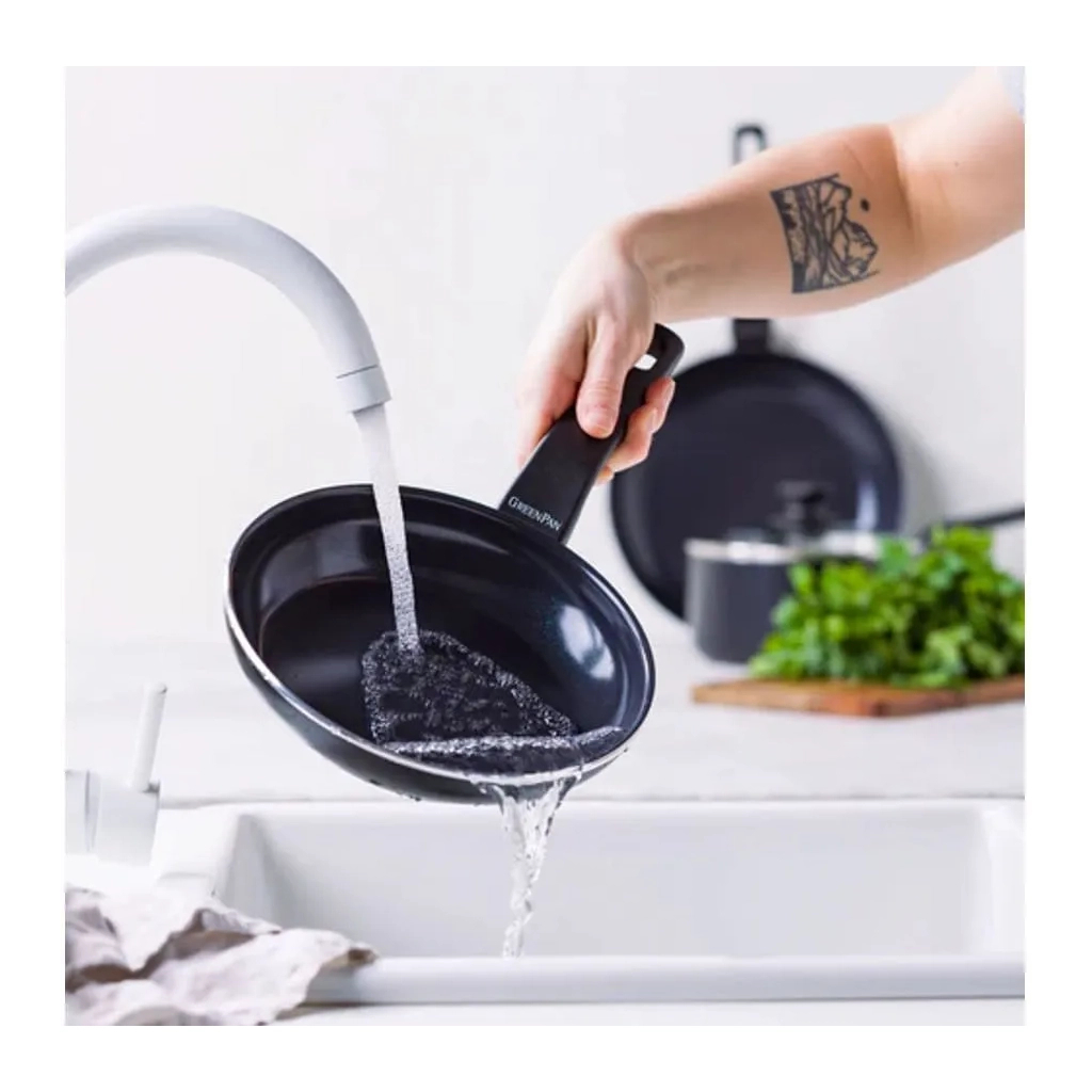 Сковорода GreenPan Essence Perforated Base, 20 см з керамічним покриттям (CC009038-001) - зображення 7