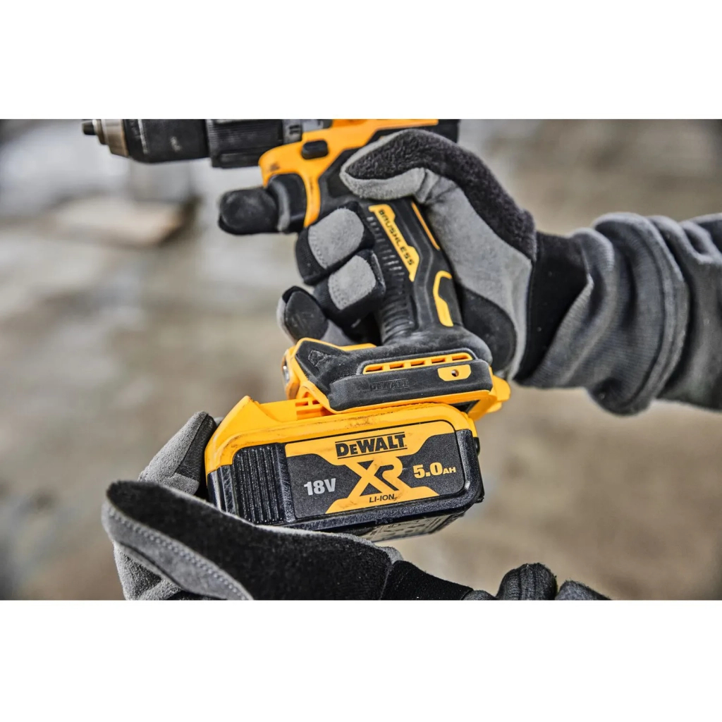 Шуруповерт DeWALT 18V XR Li-Ion 5Ah, 90 Нм, 0-650/0-2000 об/хв., кейс TSTAK (DCD805P2T) - зображення 4