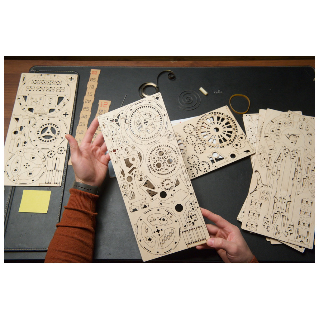 Конструктор Ugears Астроном. Настільний годинник із турбійоном (6337289) - зображення 12