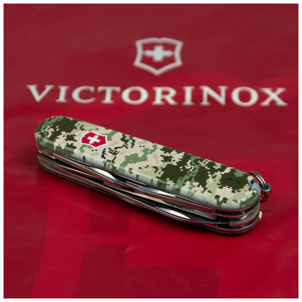 Ніж Victorinox Climber Army Піксель + Лого (1.3703.3_W3941p) - изображение 3
